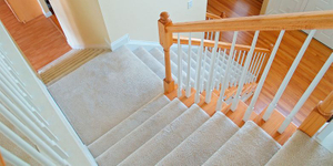 6a93e3c5ecc8-light-carpet-on-stairs-002.jpg